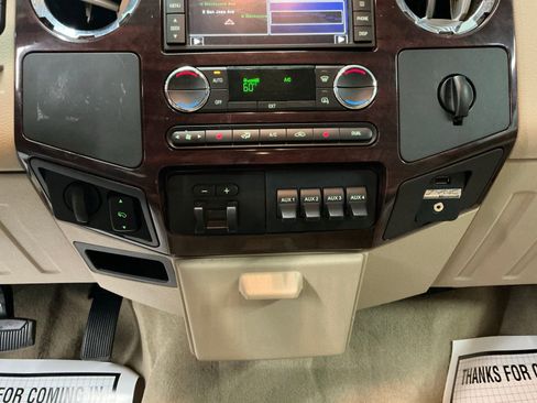 Used 2010 Ford F250 Lariat image 24