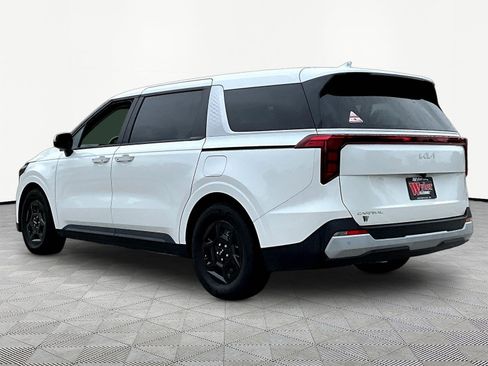 Used 2025 Kia Carnival FWD image 4