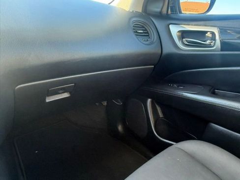 Used 2020 Nissan Pathfinder S image 23