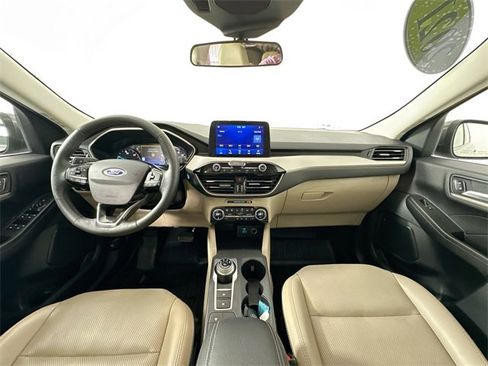 Used 2021 Ford Escape SEL image 3