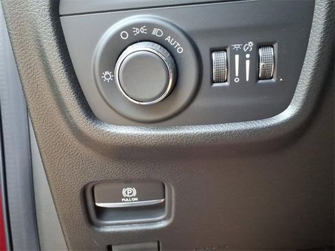 New 2025 Jeep Grand Cherokee L Altitude image 21