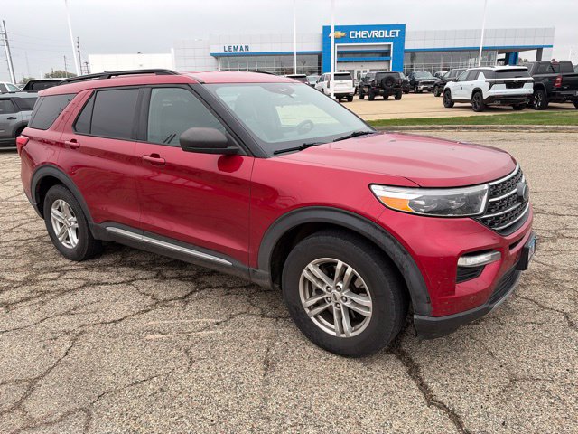 Used 2020 Ford Explorer XLT w/ Equipment Group 202A AWD/4WD image 2