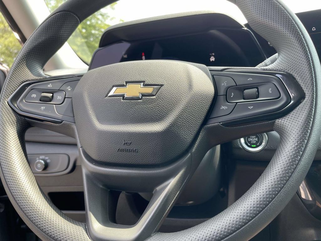 Used 2026 Chevrolet TrailBlazer LT AWD/4WD image 29