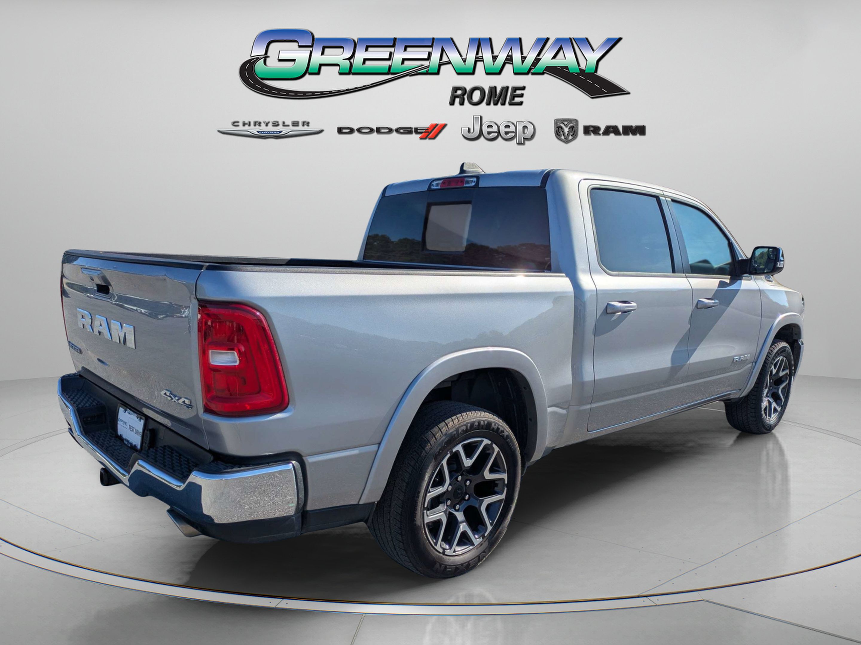 Used 2026 RAM 1500 Laramie AWD/4WD image 7
