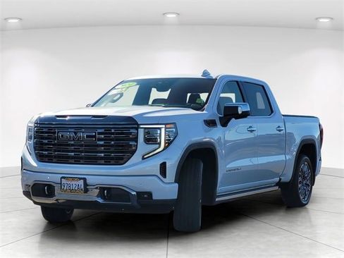Used 2024 GMC Sierra 1500 Denali Ultimate image 2