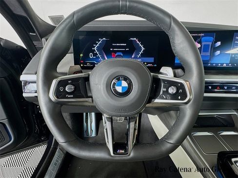 Used 2023 BMW 760i xDrive w/ Executive Package image 11