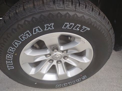 Used 2023 RAM 1500 Laramie image 13