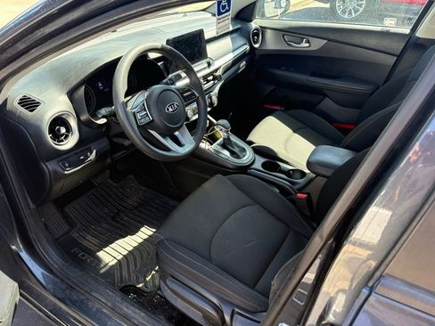 Used 2019 Kia Forte LXS FWD image 6