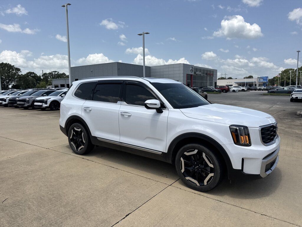 Certified 2024 Kia Telluride S w/ S Sunroof Package FWD image 13