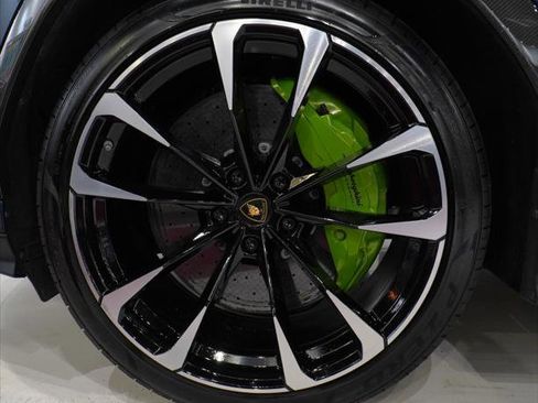Used 2020 Lamborghini Urus AWD/4WD image 27