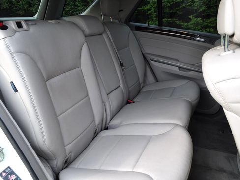 Used 2010 Mercedes-Benz ML 350 4MATIC image 13