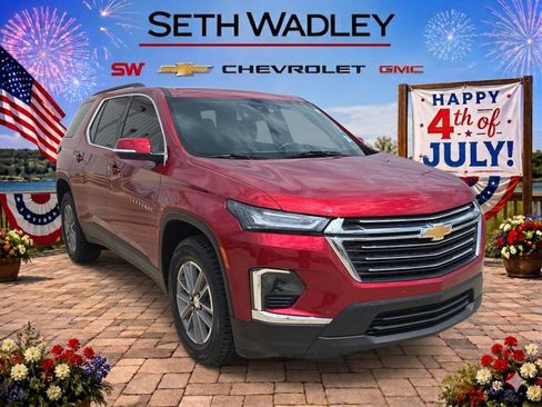 Used 2023 Chevrolet Traverse LT FWD image 1