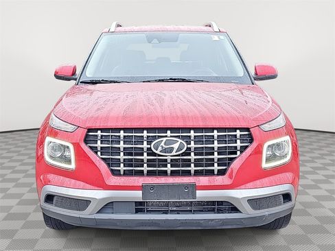 Used 2022 Hyundai Venue Limited w/ Cargo Package image 2