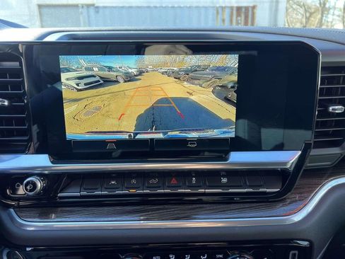 Used 2025 GMC Sierra 1500 Elevation image 30