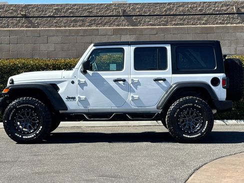 Used 2025 Jeep Wrangler Unlimited Sport AWD/4WD image 7