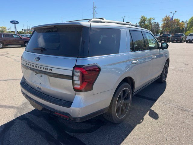 Used 2024 Ford Expedition Limited AWD/4WD image 10