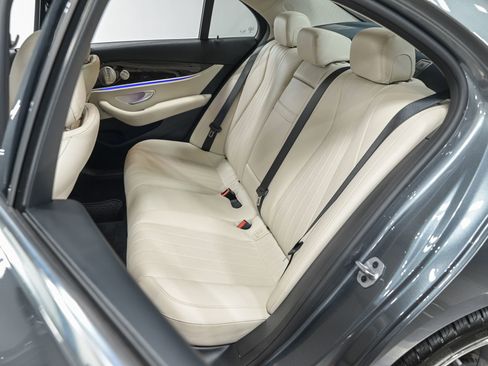 Used 2022 Mercedes-Benz E 350 4MATIC Sedan image 28