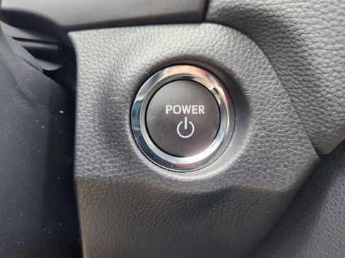 Used 2025 Toyota RAV4 XLE image 47