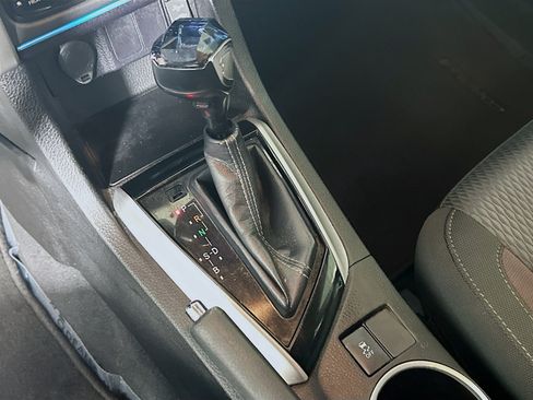 Used 2019 Toyota Corolla LE FWD image 20