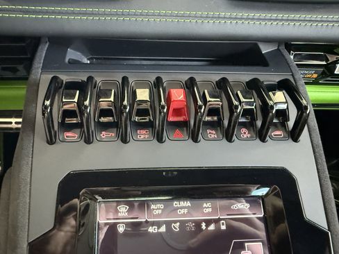 Used 2023 Lamborghini Huracan Tecnica image 25