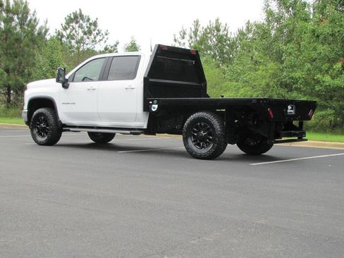 Used 2024 Chevrolet Silverado 2500 LT w/ Convenience Package AWD/4WD image 7