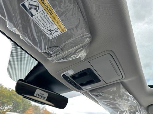 New 2025 Honda Pilot Touring image 35