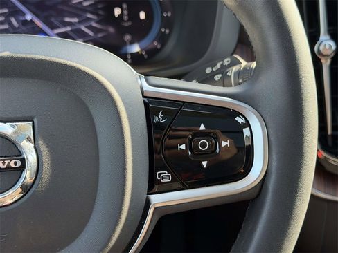 Used 2023 Volvo XC60 B5 Plus w/ Protection Package Premier image 10