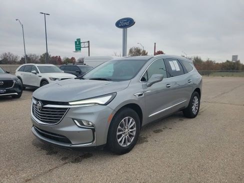 Used 2024 Buick Enclave Premium image 18