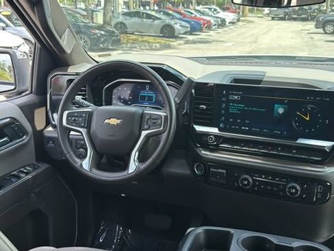 Used 2025 Chevrolet Silverado 1500 LT RWD image 15