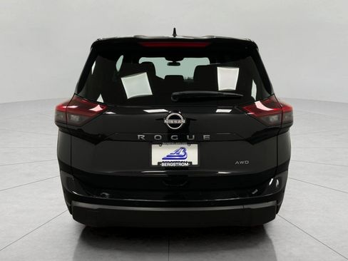 Certified 2025 Nissan Rogue SV image 4