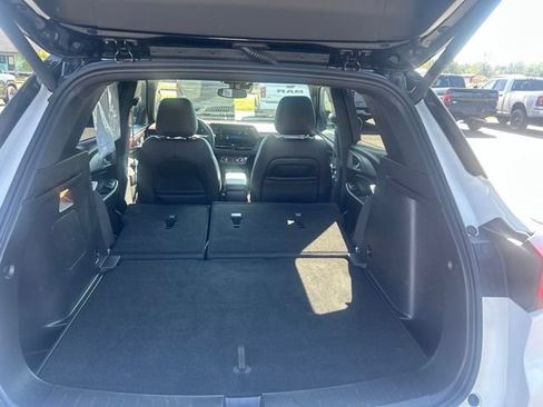 Used 2024 Chevrolet TrailBlazer RS w/ Convenience Package AWD/4WD image 18