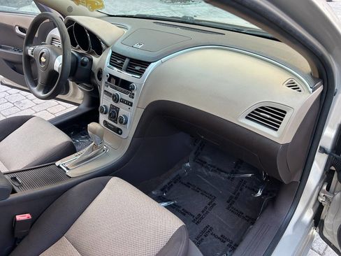 Used 2010 Chevrolet Malibu LS image 10
