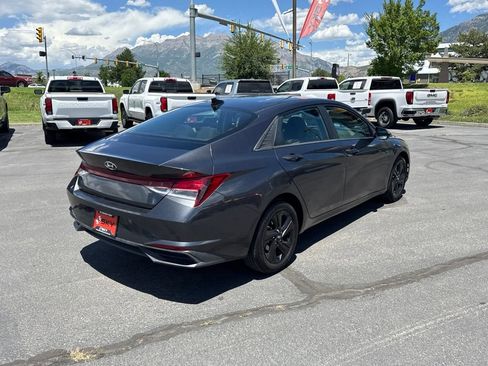 Used 2022 Hyundai Elantra SEL w/ Convenience Package FWD image 7