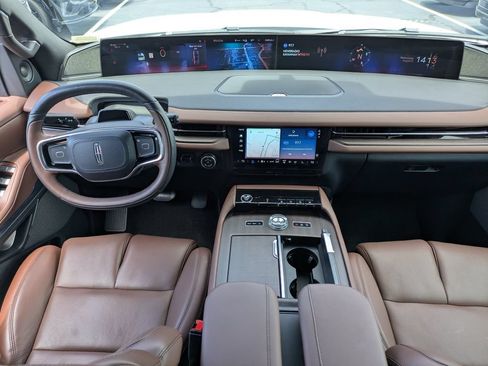 Used 2025 Lincoln Navigator Reserve AWD/4WD image 22