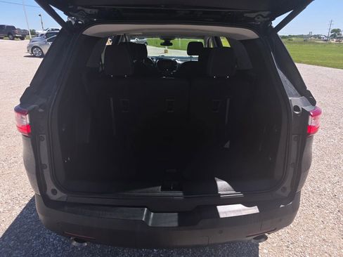 Used 2021 Chevrolet Traverse LT FWD image 26