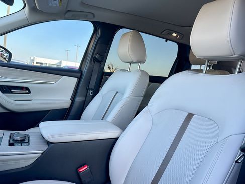 Certified 2024 MAZDA CX-90 Plug-In Hybrid w/ Premium Plus image 23