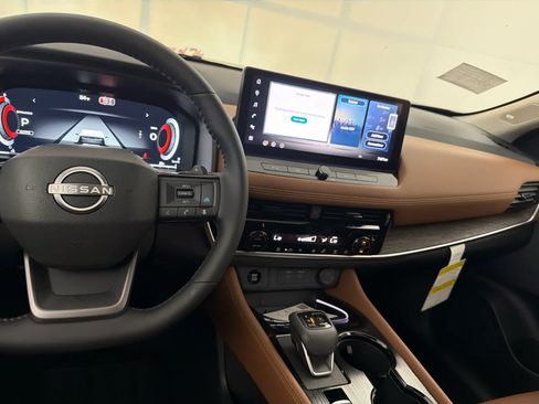 New 2026 Nissan Rogue Platinum AWD/4WD image 18