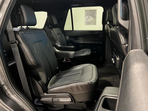 Used 2019 Ford Expedition Limited w/ Equipment Group 301A AWD/4WD image 40