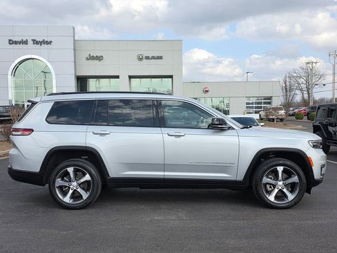 Used 2024 Jeep Grand Cherokee L Limited image 4