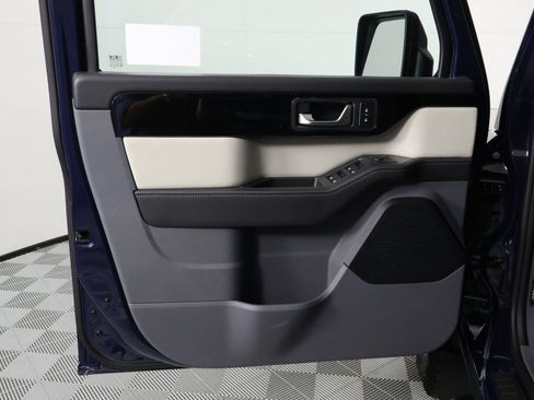 Used 2025 INEOS Grenadier Station Wagon AWD/4WD image 17