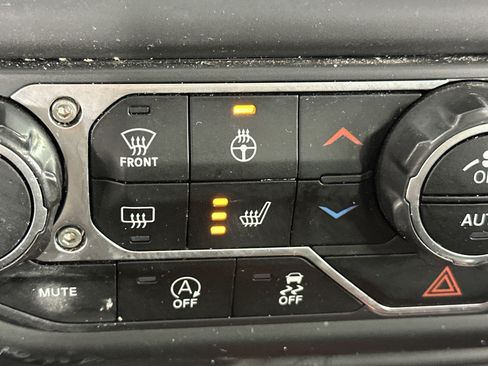 Used 2021 Jeep Gladiator Sport image 23