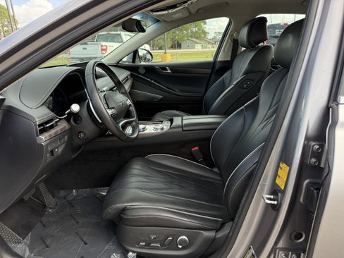 Used 2023 Genesis G80 image 32