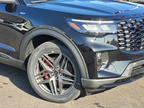 New 2026 Ford Explorer ST-Line w/ ST-Line Street Pack image 4