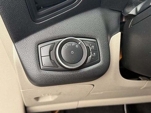 Used 2018 Ford Escape SE w/ Ford Safe & Smart Package AWD/4WD image 26