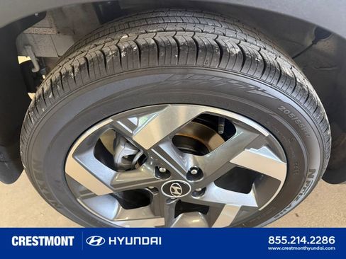Used 2026 Hyundai Venue SEL FWD image 14