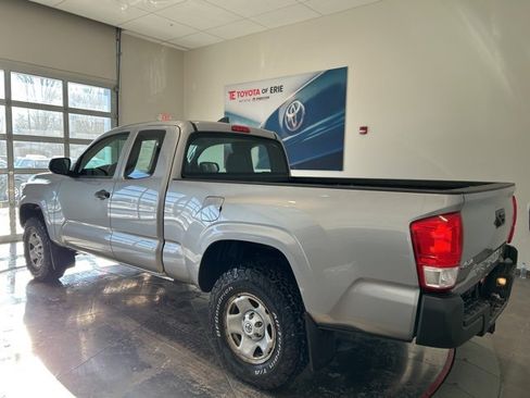 Used 2016 Toyota Tacoma SR image 5