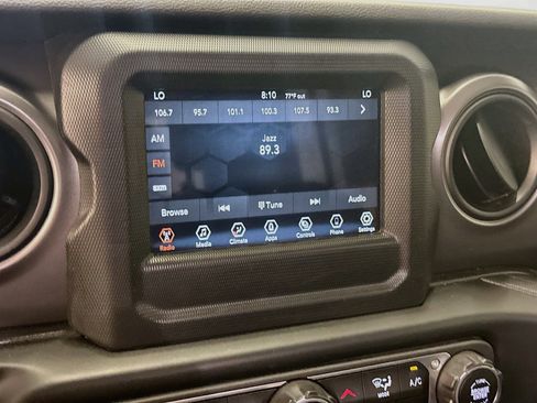 Used 2023 Jeep Gladiator Sport AWD/4WD image 21