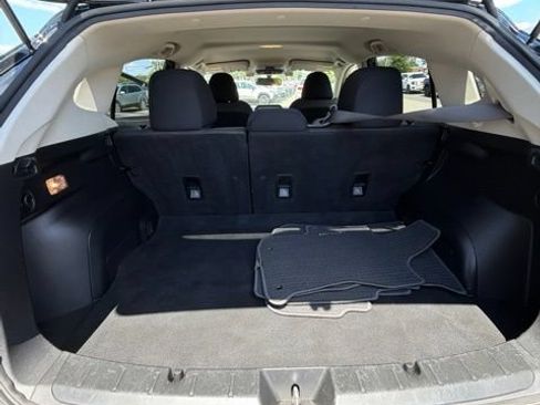 Used 2021 Subaru Crosstrek 2.0i AWD/4WD image 23