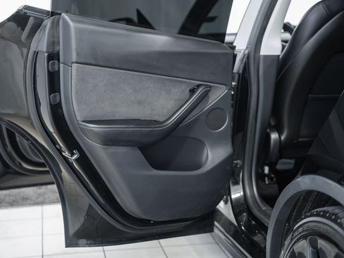 Used 2020 Tesla Model Y Performance image 40