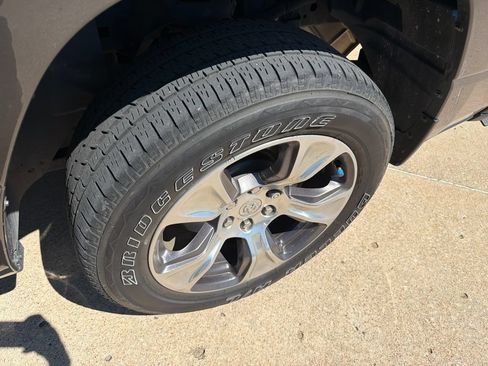 Used 2024 RAM 1500 Laramie RWD image 9